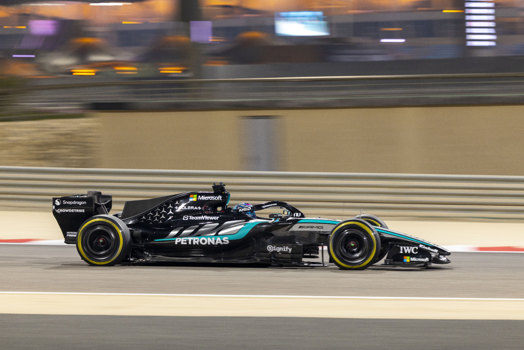 Jour 3 des essais hivernaux à Bahreïn : Mercedes sort les griffes avec un doublé